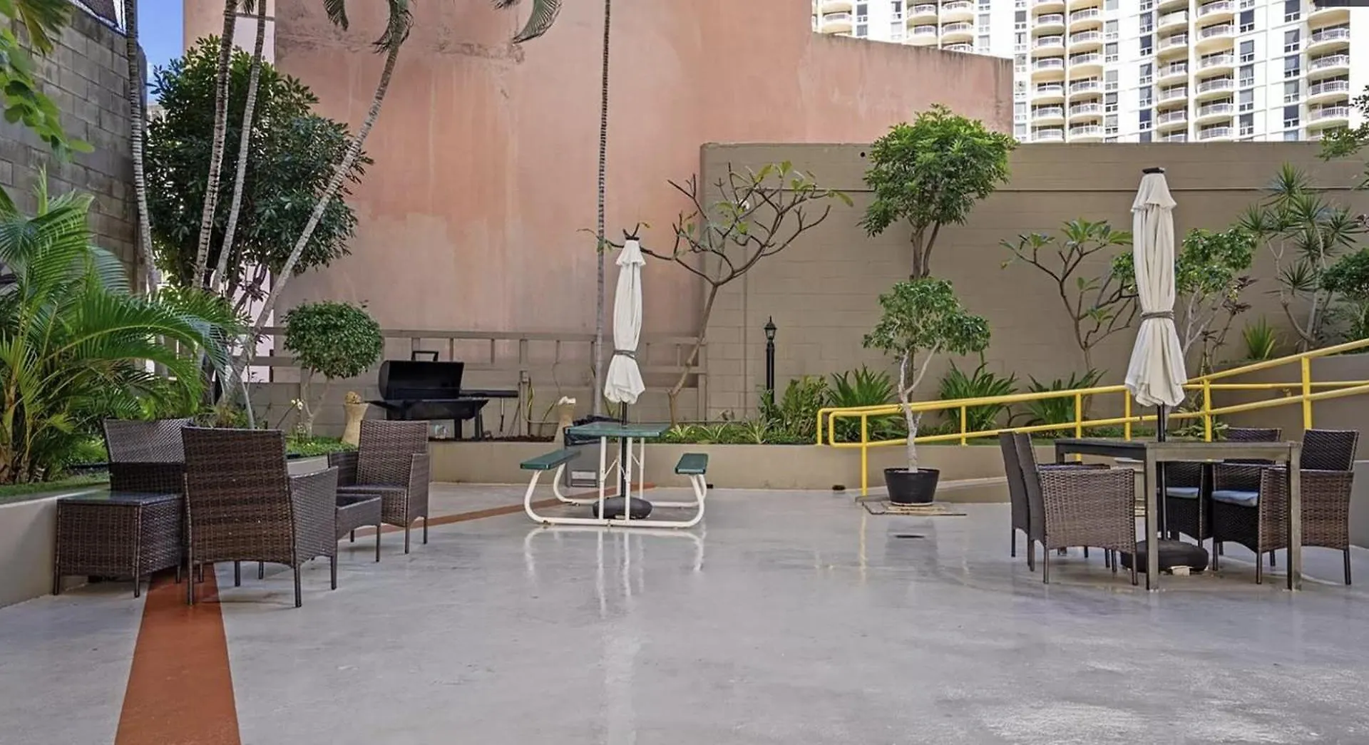 Aparthotel Gem Of Waikiki At Inn On The Park Honolulu United States