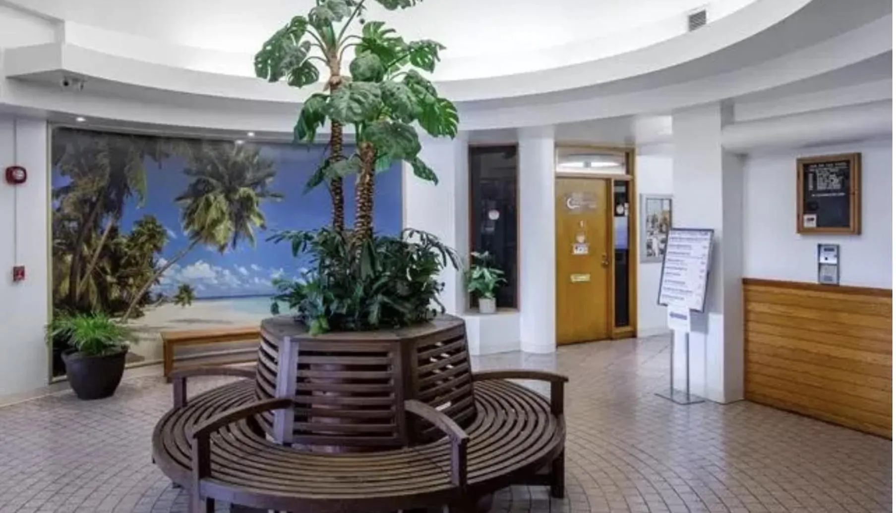 Gem Of Waikiki At Inn On The Park Honolulu Aparthotel