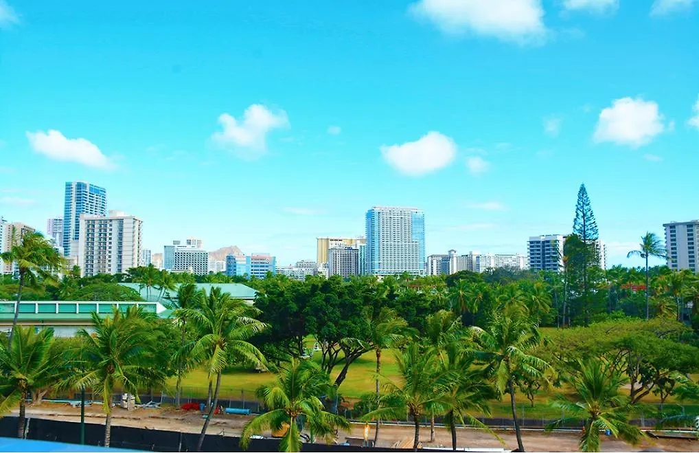 Gem Of Waikiki At Inn On The Park Honolulu Aparthotel
